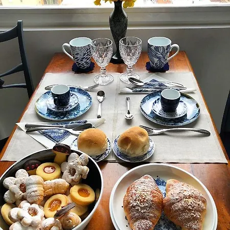 Bed & Breakfast Eleventh Floor 4*