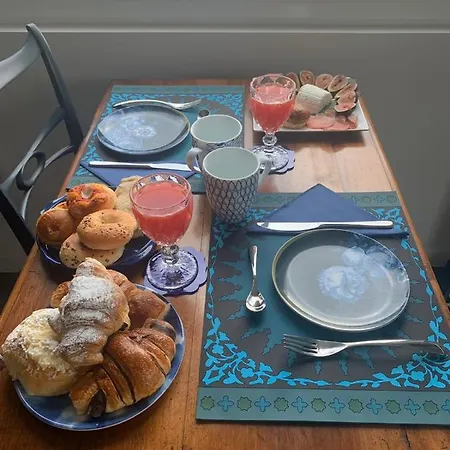 Bed & Breakfast Eleventh Floor 4*