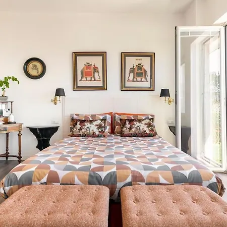 Eleventh Floor Bed & Breakfast *