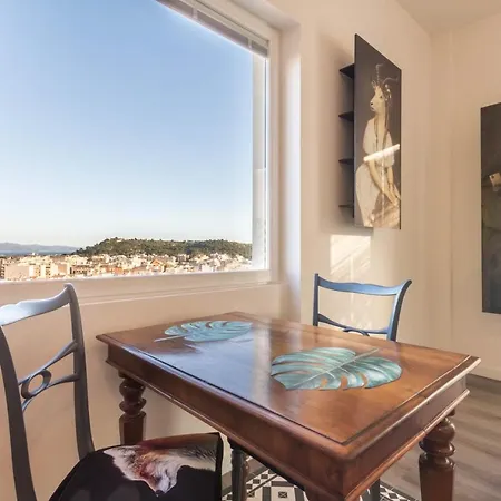 Eleventh Floor Bed & Breakfast *
