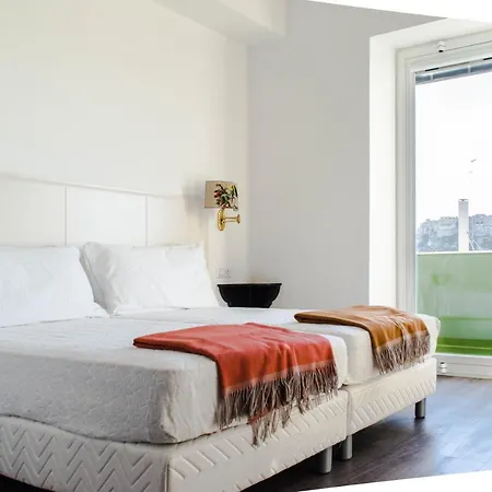 Couette-café Eleventh Floor 4*