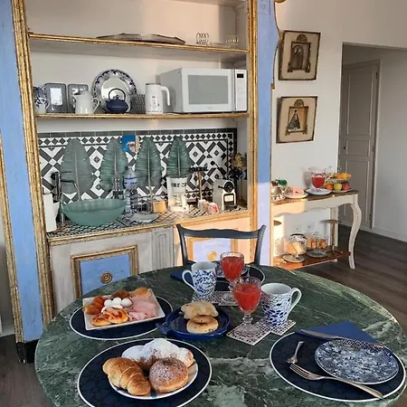 Eleventh Floor 卡利亚里