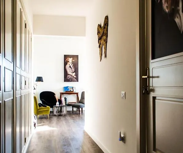 Nocleg ze śniadaniem Eleventh Floor 4*